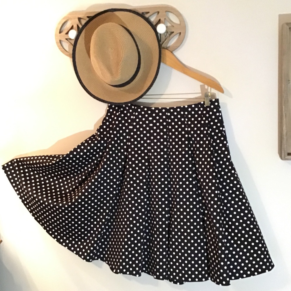 Folio of New York Polka-Dot Retro Swing Skirt ❤️